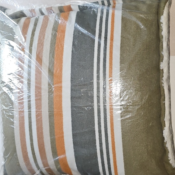Pendleton Sanford Toss Pillows. Still in Original Package Set Of 2 - Picture 1 of 7